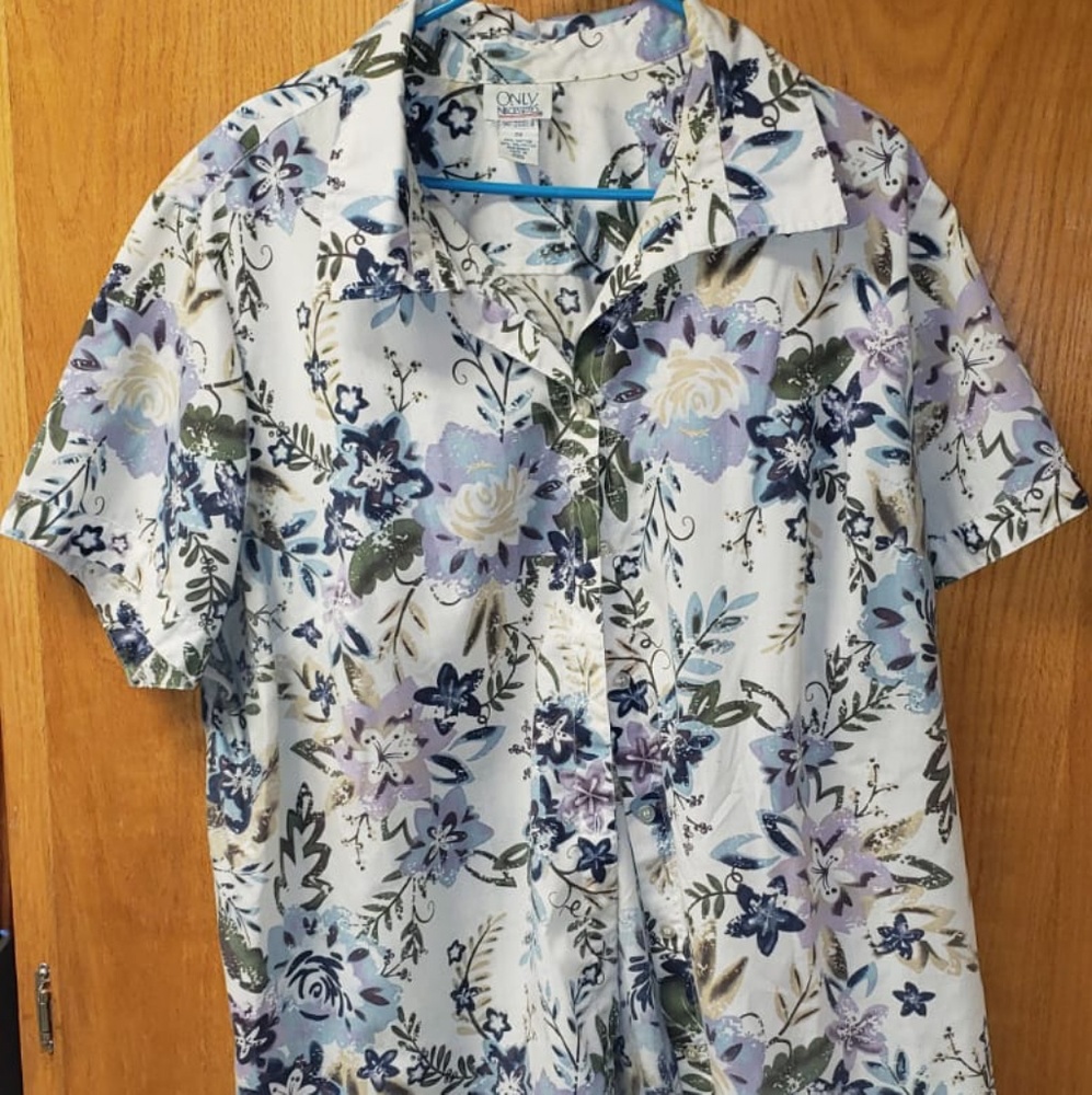Short sleeve blouse